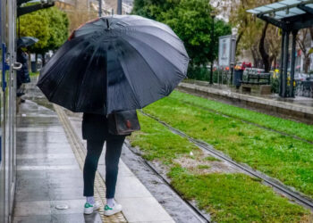 Έκτακτο δελτίο επιδείνωσης καιρού: Θεοφάνια με καταιγίδες από το απόγευμα, βροχές και την Κυριακή, δείτε πού