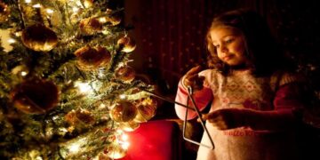 Κάλαντα Φώτων: Τι συμβολίζουν και τι γιορτάζουμε τα Θεοφάνεια – Σήμερα η τελευταία γιορτή των Χριστουγέννων