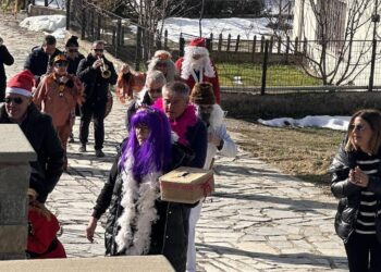 Το πρωτοχρονιάτικο καρναβάλι “Αϊ Βασίλης” στην Βλάστη αναβιώνει σήμερα Δευτέρα 1η μέρα του χρόνου