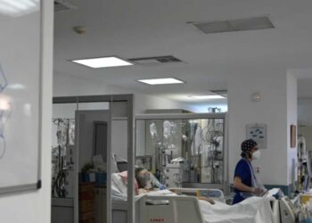 Κοκτέιλ ιώσεων και Covid 19: Αύξηση 40% στις εισαγωγές στα νοσοκομεία λόγω κορωνοϊού και ιώσεων