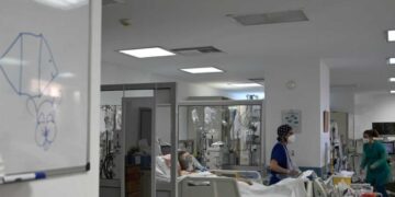 Κοκτέιλ ιώσεων και Covid 19: Αύξηση 40% στις εισαγωγές στα νοσοκομεία λόγω κορωνοϊού και ιώσεων