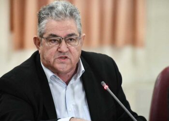 Κουτσούμπας: «Ο γάμος των ομόφυλων ζευγαριών καταργεί την πατρότητα και τη μητρότητα»
