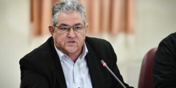 Κουτσούμπας: «Ο γάμος των ομόφυλων ζευγαριών καταργεί την πατρότητα και τη μητρότητα»