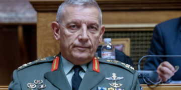 ΚΥΣΕΑ: Αποστρατεύεται ο Φλώρος, ποιος θα είναι ο νέος αρχηγός ΓΕΕΘΑ