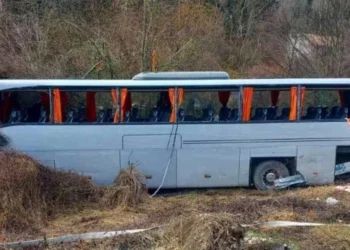 Τουριστικό λεωφορείο με Έλληνες συγκρούστηκε με νταλίκα στη Βουλγαρία – 10 οι τραυματίες