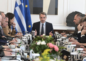 Μητσοτάκης: Νέα μέτρα κατά της ακρίβειας - "Κλείνουμε την πόρτα της παρανομίας για τα αυθαίρετα"