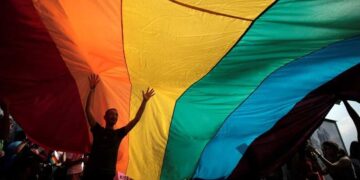 Νομοσχέδια για ομόφυλα ζευγάρια: Ώρα αποφάσεων στην κυβέρνηση