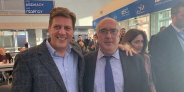 Ο... αποχαιρετισμός του Μ. Παπαδόπουλου στον Μ. Βαρβιτσιώτη που αποσύρεται από την πολιτική, μέσα από φωτογραφίες