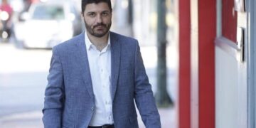 Ο Τεμπονέρας «στήνει πλατφόρμα» μέσα στον ΣΥΡΙΖΑ- Διαφοροποιείται από Κασσελάκη