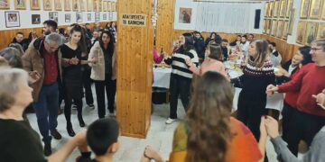 Οι Μητροπολίτες Φλωρίνης κ.κ. Ειρηναίος & Αλεξανδρουπόλεως κ.κ. Άνθιμος στην κοπή Βασιλόπιτας των Συνάξεων φοιτητών και εργαζομένων νέων του Ι.Ν. Αγίας Σκέπης Πτολεμαϊδας ( ρεπορτάζ της Κούλας Πουλασιχίδου )