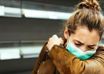 Πολύ βαριά και επιθετική η γρίπη – Πιο ήπια τα πράγματα για τον κορωνοϊό