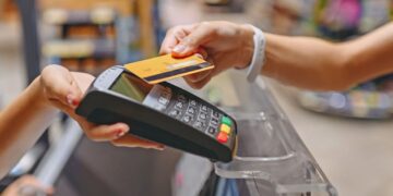 Παρατείνεται κατά ένα μήνα η προθεσμία εγκατάστασης POS από τους επαγγελματίες