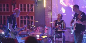 Πτολεμαΐδα: Βίντεο του Φάνη Τοψαχαλίδη από την επετειακή εμφάνιση της Υπόγειας Τροχιάς στη Splendor