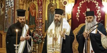 Σε μία λιτή και “οικογενειακή ” ατμόσφαιρα, η κοπή Βασιλόπιτας στην κατάμεστη Μητρόπολη Φλωρίνης, με την παρουσία εκπροσώπων όλων των Εκκλησιών της Ιεράς Μητροπόλεώς μας! (Ρεπορτάζ της Κούλας Πουλασιχίδου)