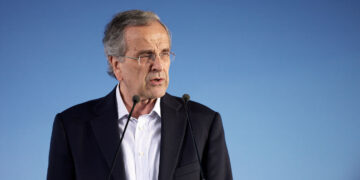 Σαμαράς για ομόφυλα ζευγάρια: Λέμε στον ελληνικό λαό να μην απέχει και ταυτόχρονα στους βουλευτές και υπουργούς να απέχουν;