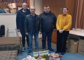 Διάθεση τροφίμων στο συσσίτιο απόρων δημοτών Κοζάνης στην μνήμη του εκλιπόντος Δ. Καρακούλα, από την Ένωση Στρατιωτικών Κοζάνης