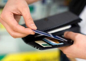 Συναλλαγές "με το αζημίωτο" από τις τράπεζες - Λανσάρονται νέα πακέτα με τον μήνα