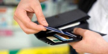 Συναλλαγές "με το αζημίωτο" από τις τράπεζες - Λανσάρονται νέα πακέτα με τον μήνα