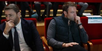 ΣΥΡΙΖΑ: Γιατί ο Κασσελάκης ανατίναξε τις γέφυρες με το ΠΑΣΟΚ μετά τον «εκβιαζόμενο» Ανδρουλάκη