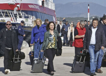 ΣΥΡΙΖΑ: Στις Σπέτσες οι βουλευτές του ΣΥΡΙΖΑ – Η νυχτερινή άφιξη Κασσελάκη και η συνεδρίαση στο σπίτι του