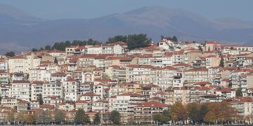 Τελευταία η Δυτική Μακεδονία στον τουρισμό- Μηδαμινό μερίδιο στις εισερχόμενες επισκέψεις, ελάχιστα έσοδα από τις διανυκτερεύσεις