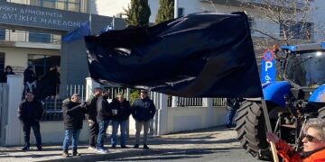 Στη ΖΕΠ Κοζάνης οι αγρότες με τα τρακτέρ – Συνάντηση με τον περιφερειάρχη – Τελεσίγραφο πριν βγάλουν μπλόκα