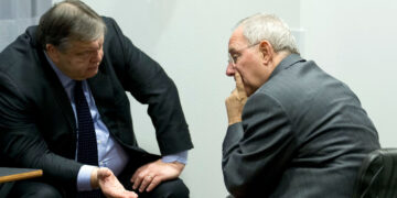 Βενιζέλος: Ο Σόιμπλε μου πρότεινε το Grexit σε ένα υπόγειο, αν δεχόμουν θα επιστρέφαμε στην εποχή των Παγετώνων