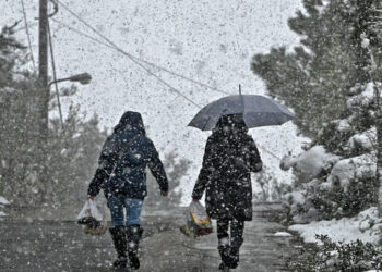 Καιρός – Κακοκαιρία: Έκτακτο δελτίο από την ΕΜΥ – Υποχωρεί μέχρι και δέκα μονάδες η θερμοκρασία, πού θα χιονίζει