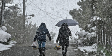 Καιρός – Κακοκαιρία: Έκτακτο δελτίο από την ΕΜΥ – Υποχωρεί μέχρι και δέκα μονάδες η θερμοκρασία, πού θα χιονίζει