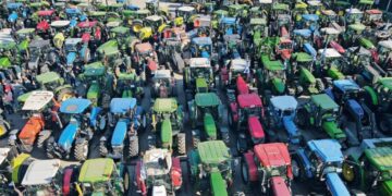 Συναγερμός στο Μαξίμου μετά την «πόρτα» αγροτών: Διάλογος τέλος, προ των πυλών σύγκρουση