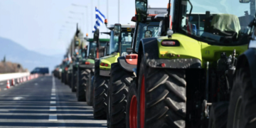 Αγροτικές κινητοποιήσεις: Ένταση με αγρότες να ανοίγουν τα διόδια στη γέφυρα Ρίου – Αντιρρίου