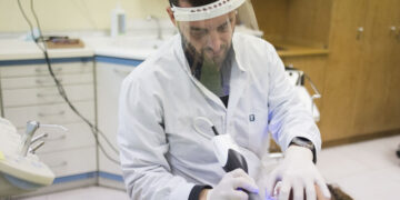 AΠΘ: Ρομπότ σκανάρουν τα δόντια και φτιάχνουν αποκαταστάσεις από πορσελάνη