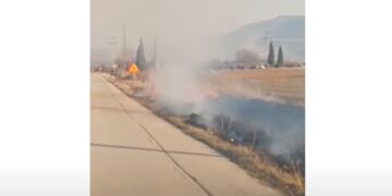 Φωτιά στο δρόμο Άρδασσα – Κρυόβρυση (video)