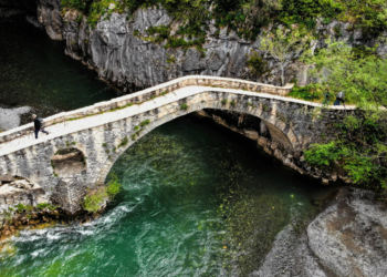 Φαράγγι Πορτίτσας: Οι άγνωστες «Συμπληγάδες» στα Γρεβενά