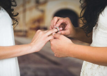 Ληξιαρχικές πράξεις γέννησης και γάμου: Οι αλλαγές μετά τον νόμο για την ισότητα στο γάμο