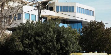 Γλυφάδα: Ανοίγουν λογαριασμοί του μακελάρη με ύποπτα εμβάσματα, θα «μιλήσει» το κινητό του