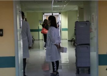 Ιλαρά: Πιο μεταδοτική και από τις πιο ανεξέλεγκτες παραλλαγές του covid -Συστάσεις για παιδιά και ενήλικες