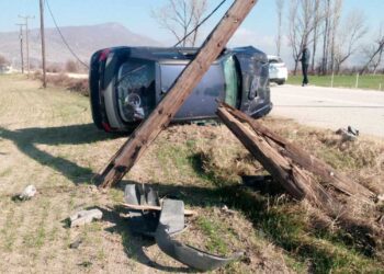 Αμύνταιο: ΙΧ έπεσε σε κολώνα φωτισμού