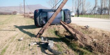 Αμύνταιο: ΙΧ έπεσε σε κολώνα φωτισμού