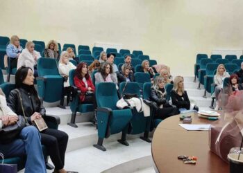 Σωματείο Κομμωτών-Κουρέων Πτολεμαΐδας: Με επιτυχία διεξήχθη σεμινάριο για τη διαχείριση κομμωτηρίου σε περίοδο κρίσης