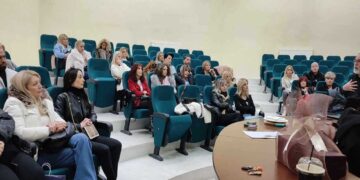 Σωματείο Κομμωτών-Κουρέων Πτολεμαΐδας: Με επιτυχία διεξήχθη σεμινάριο για τη διαχείριση κομμωτηρίου σε περίοδο κρίσης