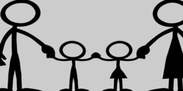 Με επιπλέον μισθούς και δωρεάν ασφάλεια υγείας παιδιού στηρίζει η Rhetor Law Firm τους νέους γονείς στην εταιρεία της