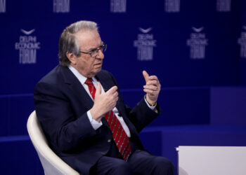 Μπαμπινιώτης: Απάνθρωπες οι Πανελλαδικές, να μπαίνουν στα Πανεπιστήμια με απολυτήριο Λυκείου