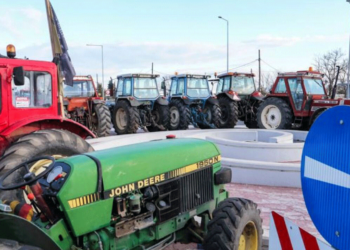 Οι αγρότες κλείνουν επ’ αόριστον από σήμερα την ΕΟ Θεσσαλονίκης-Μουδανιών