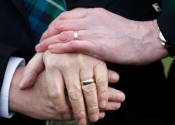 Ομόφυλα ζευγάρια: Δημοσιεύτηκε ήδη η πρώτη αγγελία γάμου μεταξύ αντρών - Δείτε την