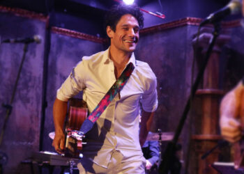 Πάνος Βλάχος: Τον πάει στη δικαιοσύνη ο Άρης Πορτοσάλτε για το «Μέσα σε ένα σάκο βάλτε Άδωνι και Πορτοσάλτε»