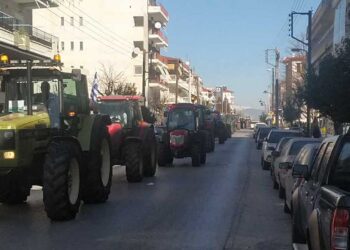 Πτολεμαΐδα: Ξεκίνησε η μεγάλη πορεία με πάνω από 100 τρακτέρ προς το κέντρο της πόλης - Ποτέ ξανά τόσο μεγάλη κινητοποίηση