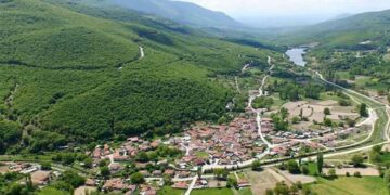 Αστυνομικοί της Α.Δ. Κοζάνης ενημέρωσαν κατοίκους στο Σισάνι για τα φαινόμενα τηλεφωνικής απάτης