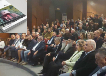 Στο κατάμεστο Πνευματικό Κέντρο Πτολεμαΐδας παρουσιάστηκε το “ΛΕΥΚΩΜΑ” του Θέμη Απατσίδη, που αναδεικνύει την ιστορία και τον πολιτισμό του Δήμου Εορδαίας! (ρεπορτάζ της Κούλας Πουλασιχίδου)