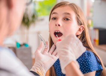 Στρεπτόκοκκος: Προ των πυλών η περίοδος έξαρσης - Τα SOS συμπτώματα που πρέπει να προσέχουν οι γονείς